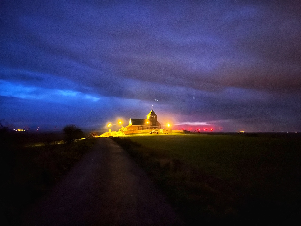 letz-camp.de on tour in Frankreich bei Nacht mit tollen Farben